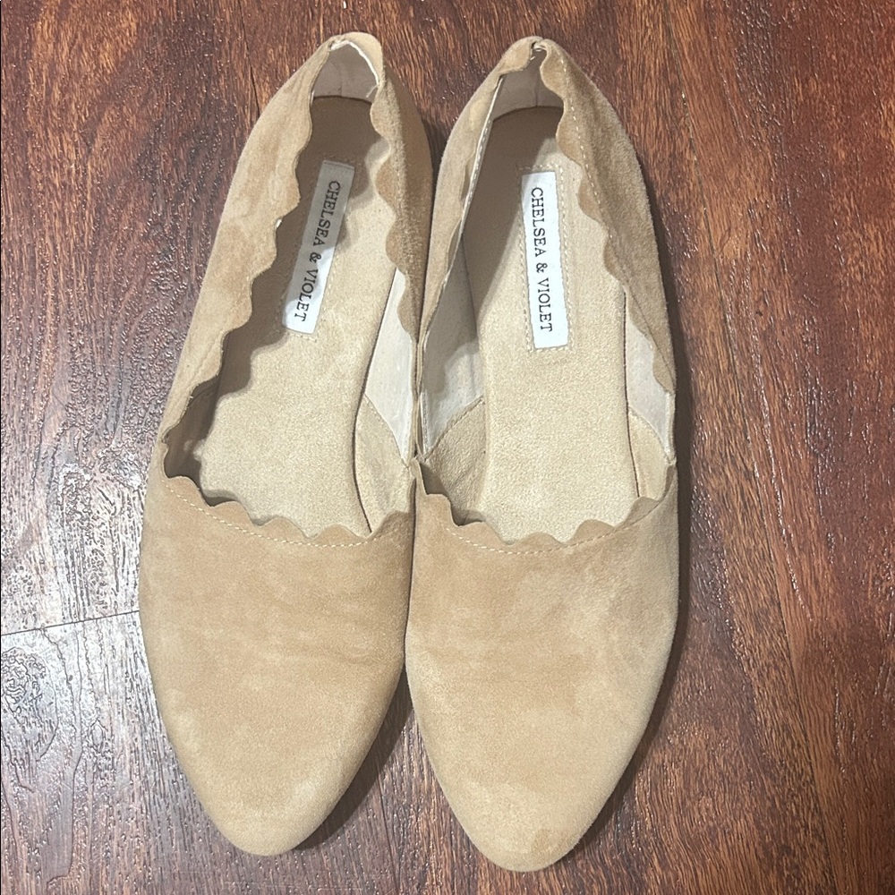Chelsea & Violet Beige Scalloped Flats